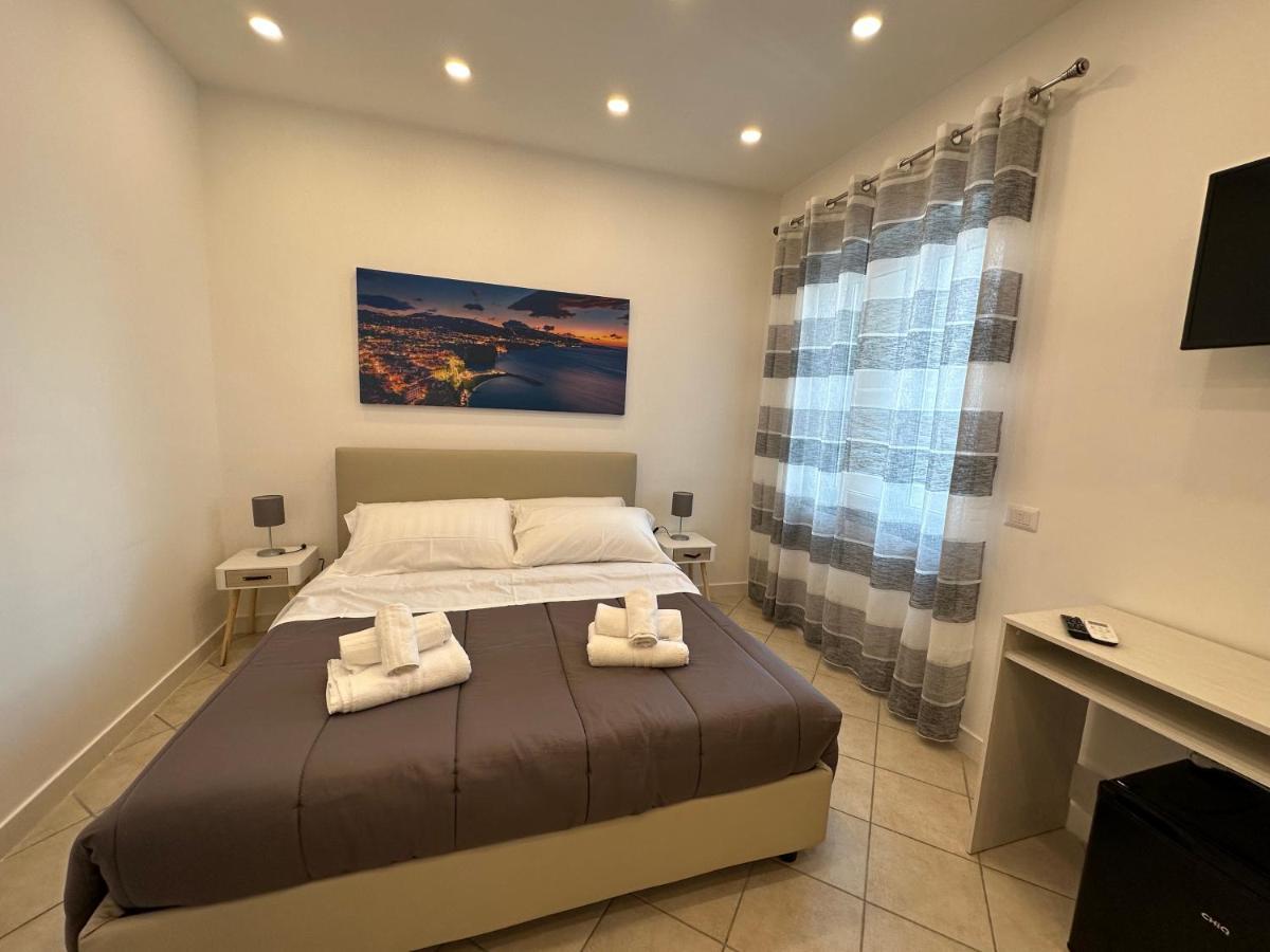 نابولي B&B Off Rooms And Relax المظهر الخارجي الصورة